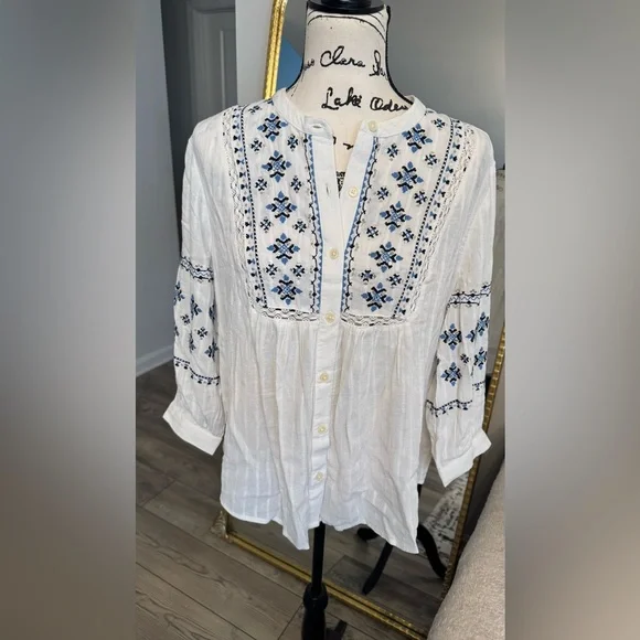 Style & Co. White Blouse with Blue Embroidery - Picture 2 of 10